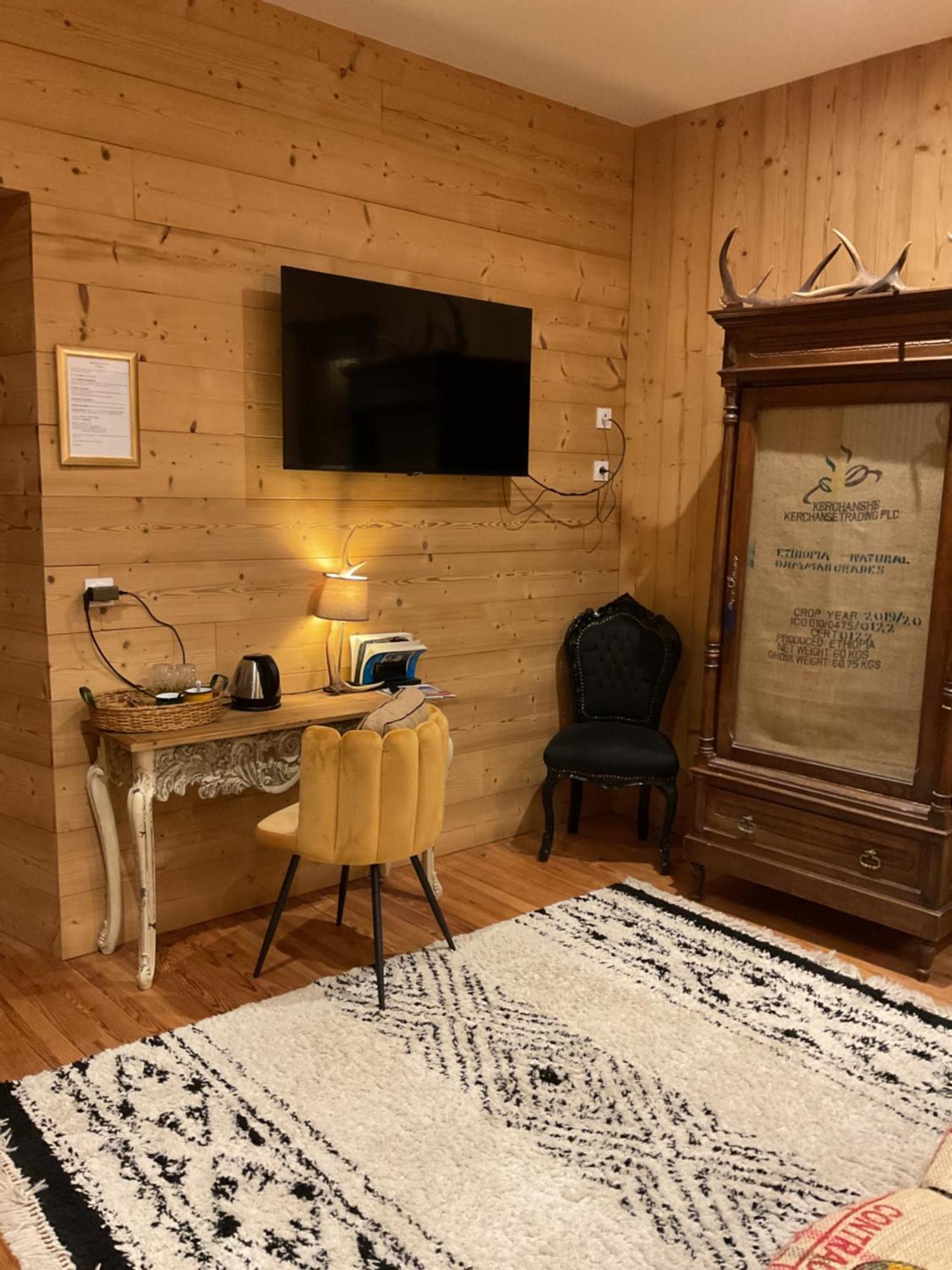 A Nouste Chambres D'Hotes Et Gite Only Adults Campan Exterior foto